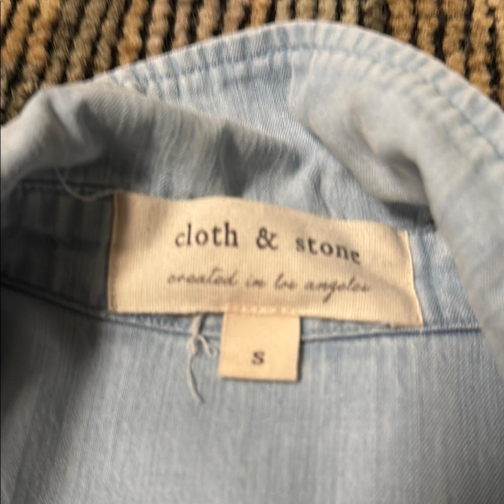 Cloth and stone button down - Picture 2 of 4
